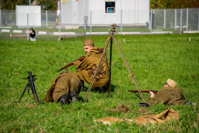 Идет бой в военно-исторической реконструкции Битвы за Москву
