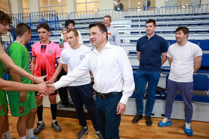 Андрей Воробьев посетил ФОК "Арсенал" в Можайском муниципальном округе