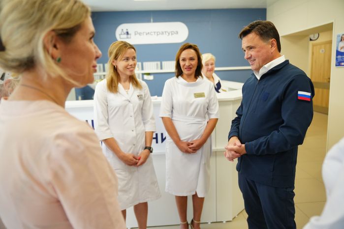 Андрей Воробьев посетил отремонтированную поликлинику в Дзержинском