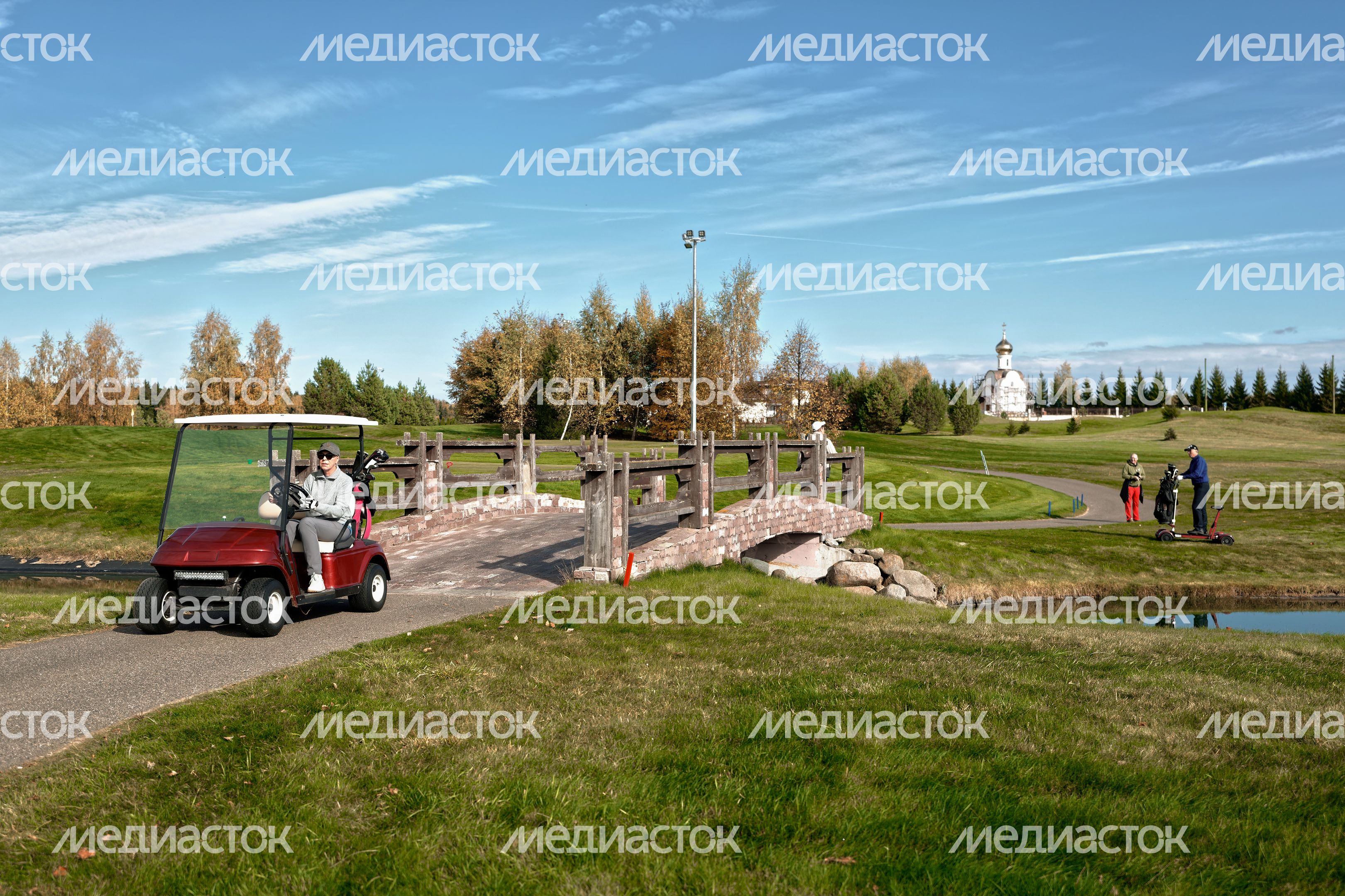 Гольф-поле клуба Dmitrov Golf Resort в Дмитровском округе Гольф-поле клуба Dmitrov Golf Resort в Дмитровском округе