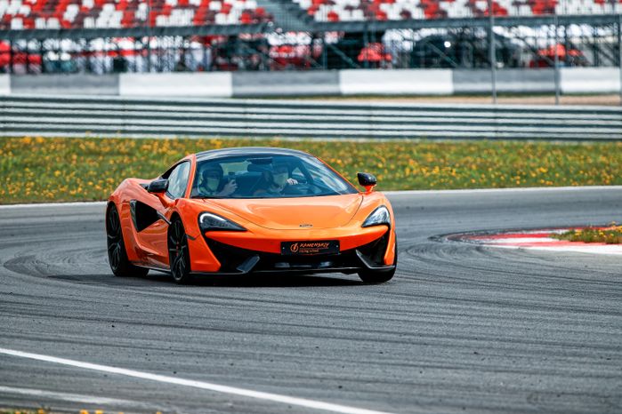 Гоночный уик-енд в Волоколамском округе на трассе Moscow Raceway