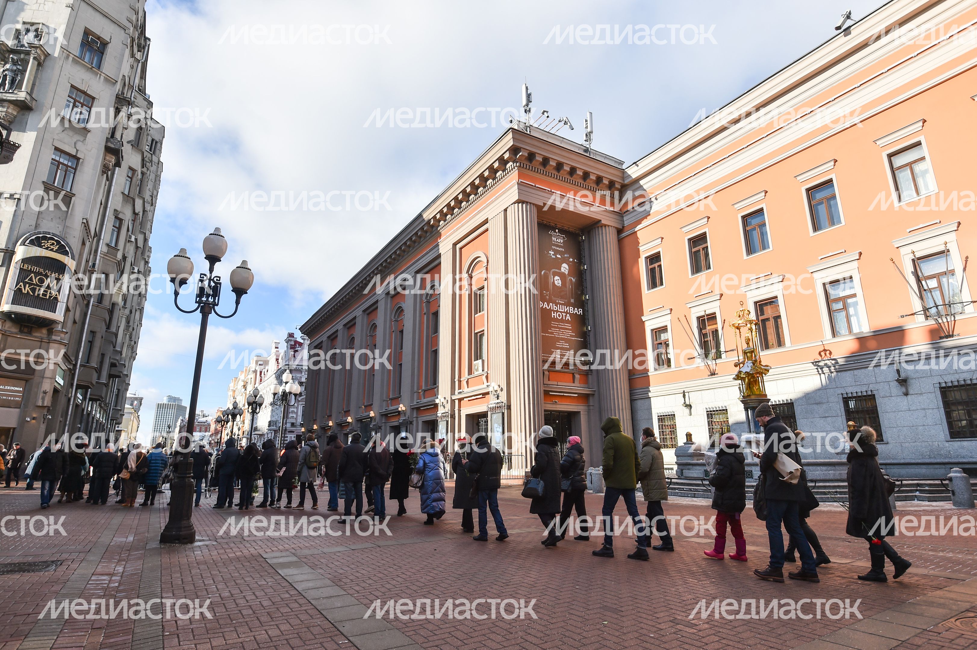 Церемония прощания с актером Василием Лановым в московском театре имени Вахтангова