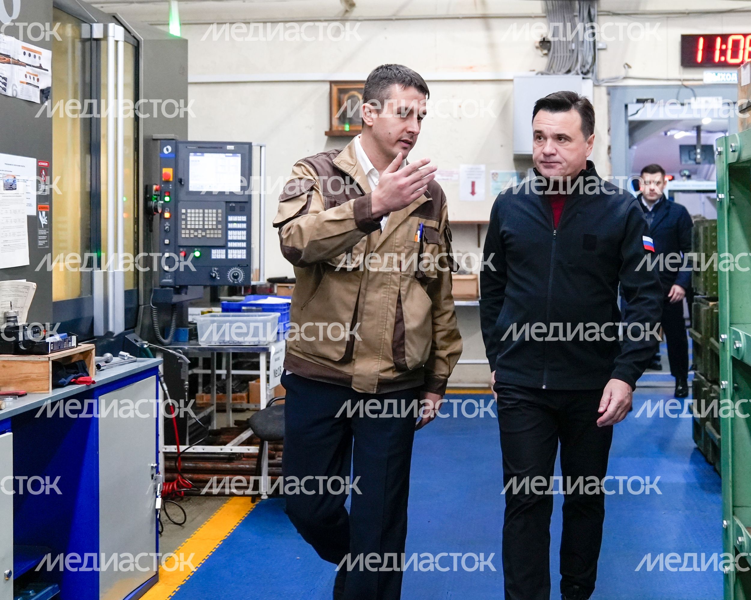 Андрей Воробьев оценил работу подмосковного оружейного завода Андрей Воробьев оценил работу подмосковного оружейного завода
