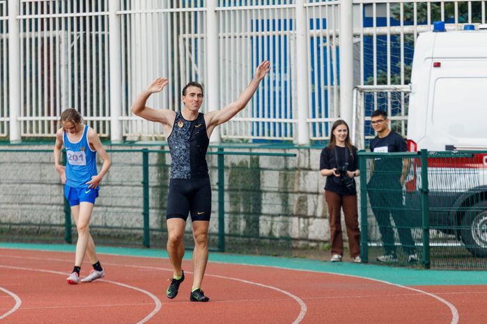 Чемпиона мира в беге на 110 метров с барьерами Сергей Шубенков на Чемпионате Московской области по легкой атлетике