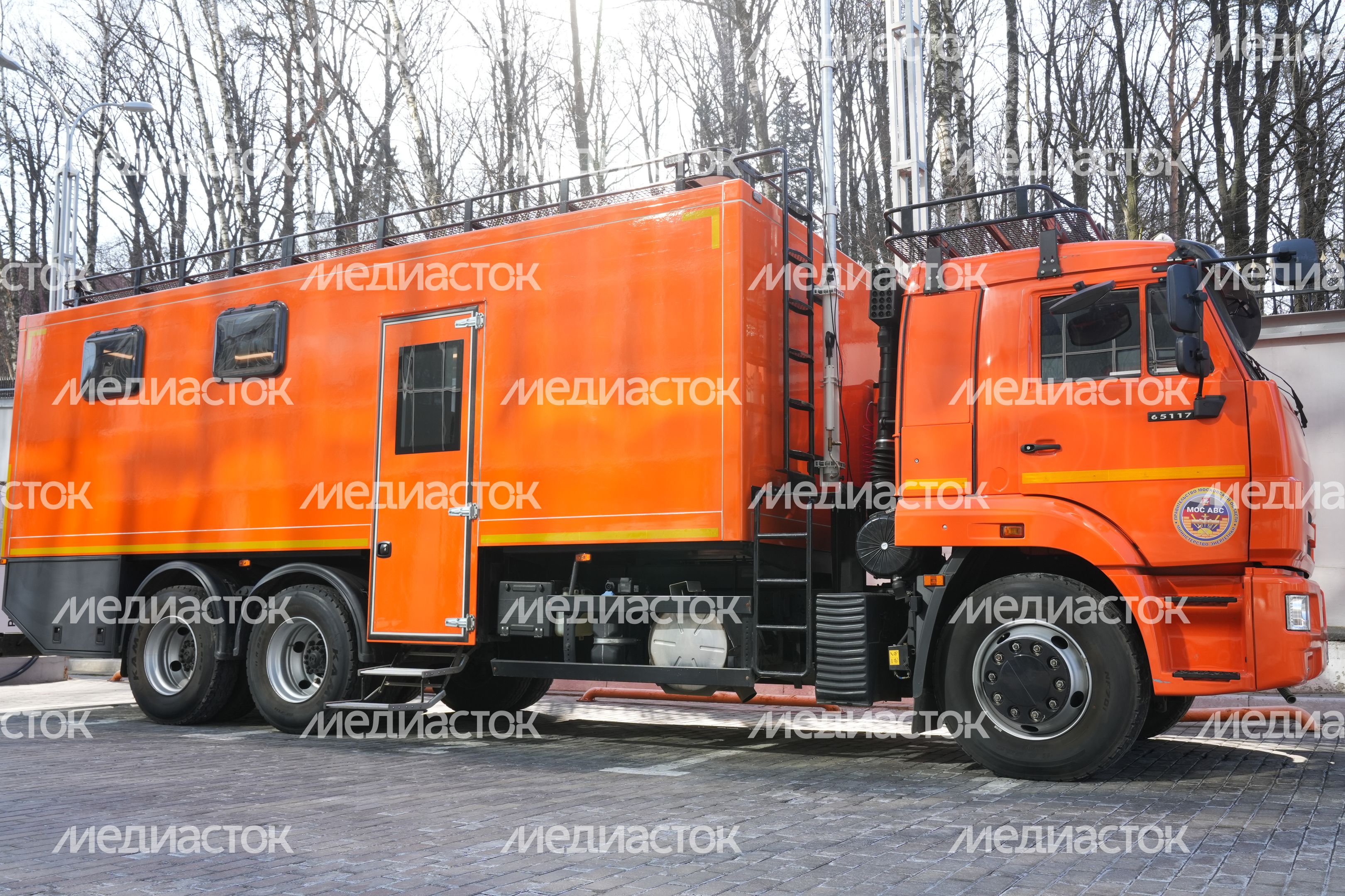 Штабной автомобиль службы МОС АВС представлен на форуме "Эффективная РСО" Штабной автомобиль службы МОС АВС представлен на форуме "Эффективная РСО"