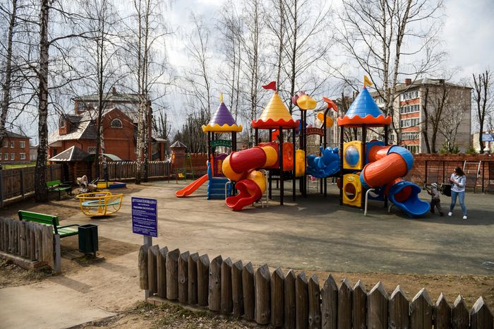 Детская площадка в поселке Шаховская