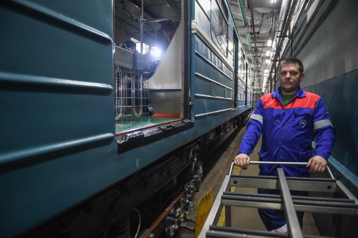 Кварцевание и мытье вагонов метро