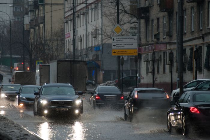 Сильный дождь в Москве