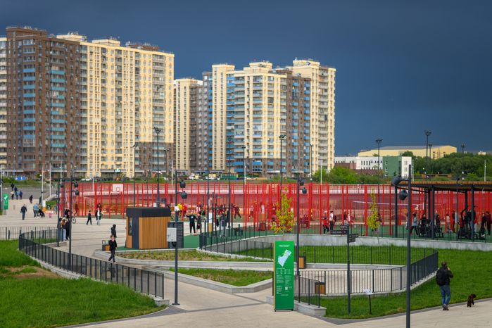 Парк «Дружба» у озера Черное в микрорайоне Зенино в Люберцах