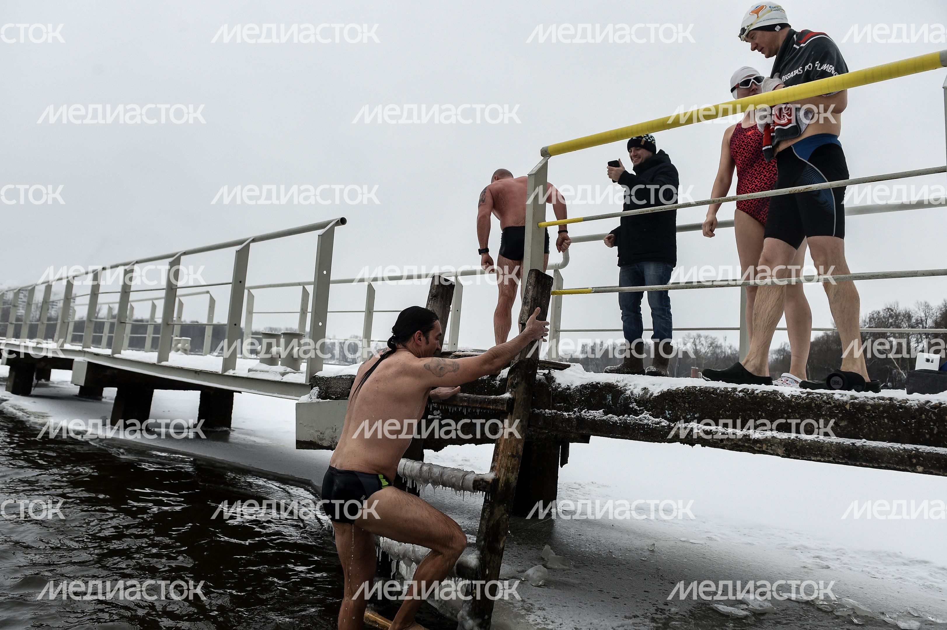 Купание моржей в Долгопрудном