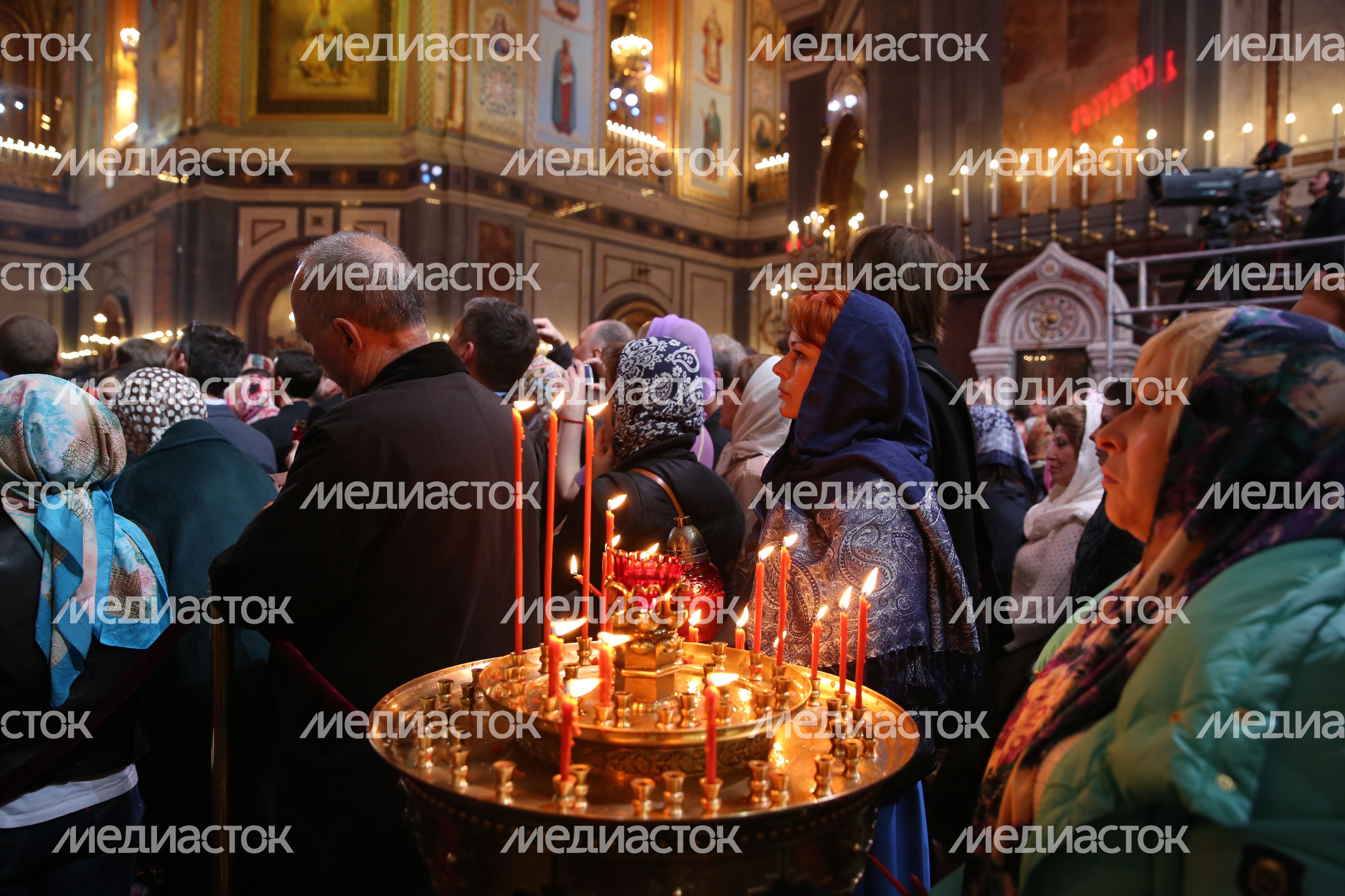 Пасхальное богослужение в Храме Христа Спасителя в Москве