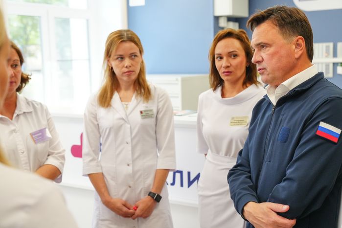 Андрей Воробьев посетил отремонтированную поликлинику в Дзержинском