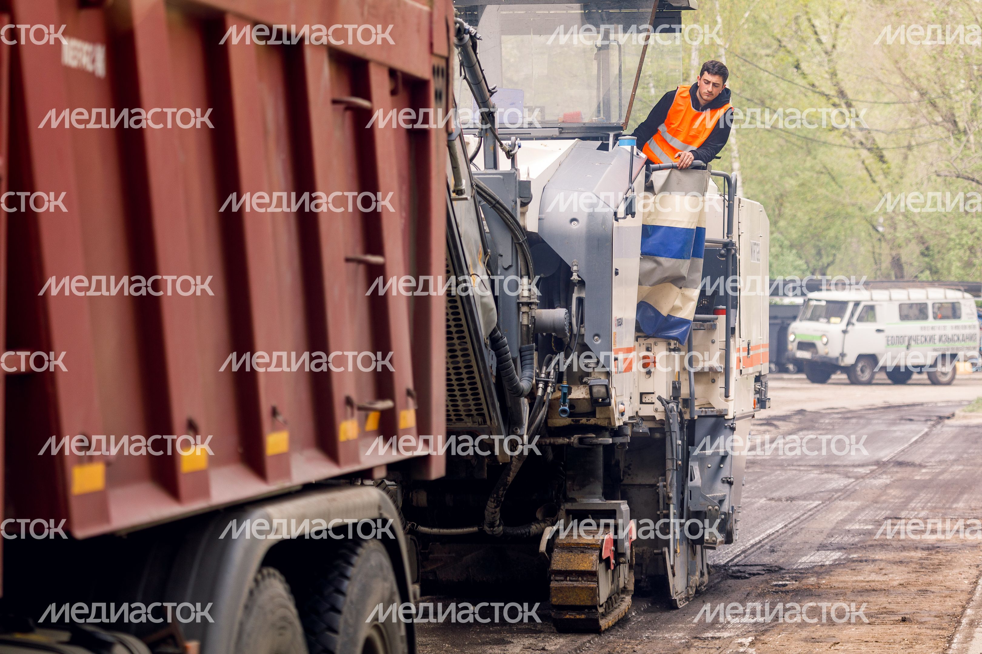 Ямочный ремонт дорог во дворах Балашихи