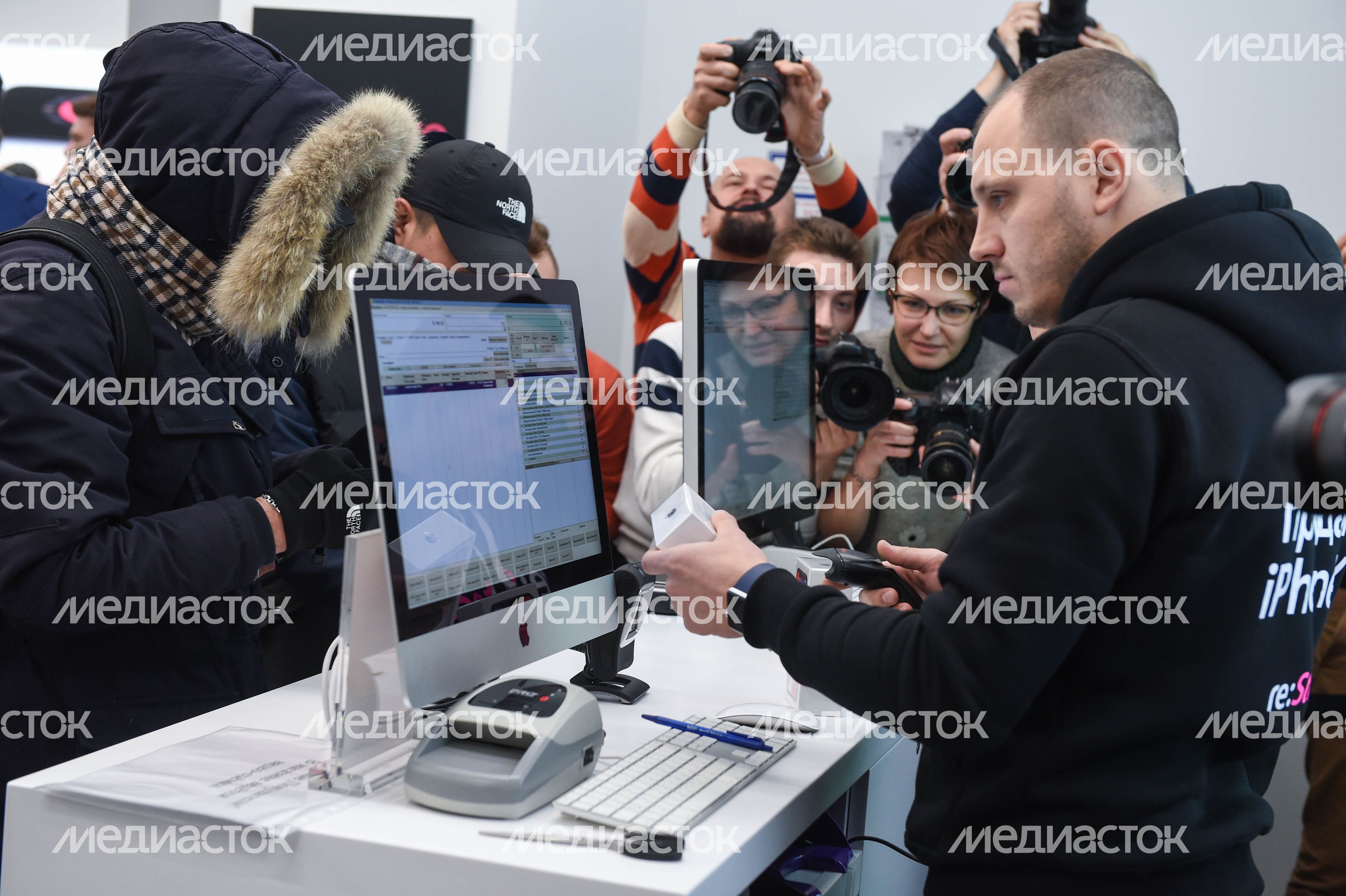 Старт продаж iPhone X в Москве