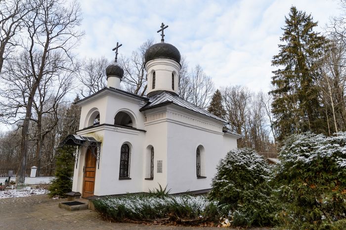 Сергиев Посад. Сергиевский храм. Осень