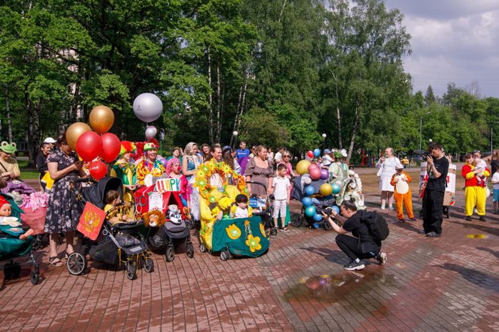 Парад колясок в сквере "Юбилейный" в Химках