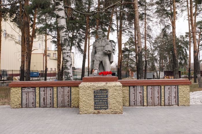 Деревянная церковь Троицы Живоначальной в рабочем поселке Октябрьский в округе Люберцы