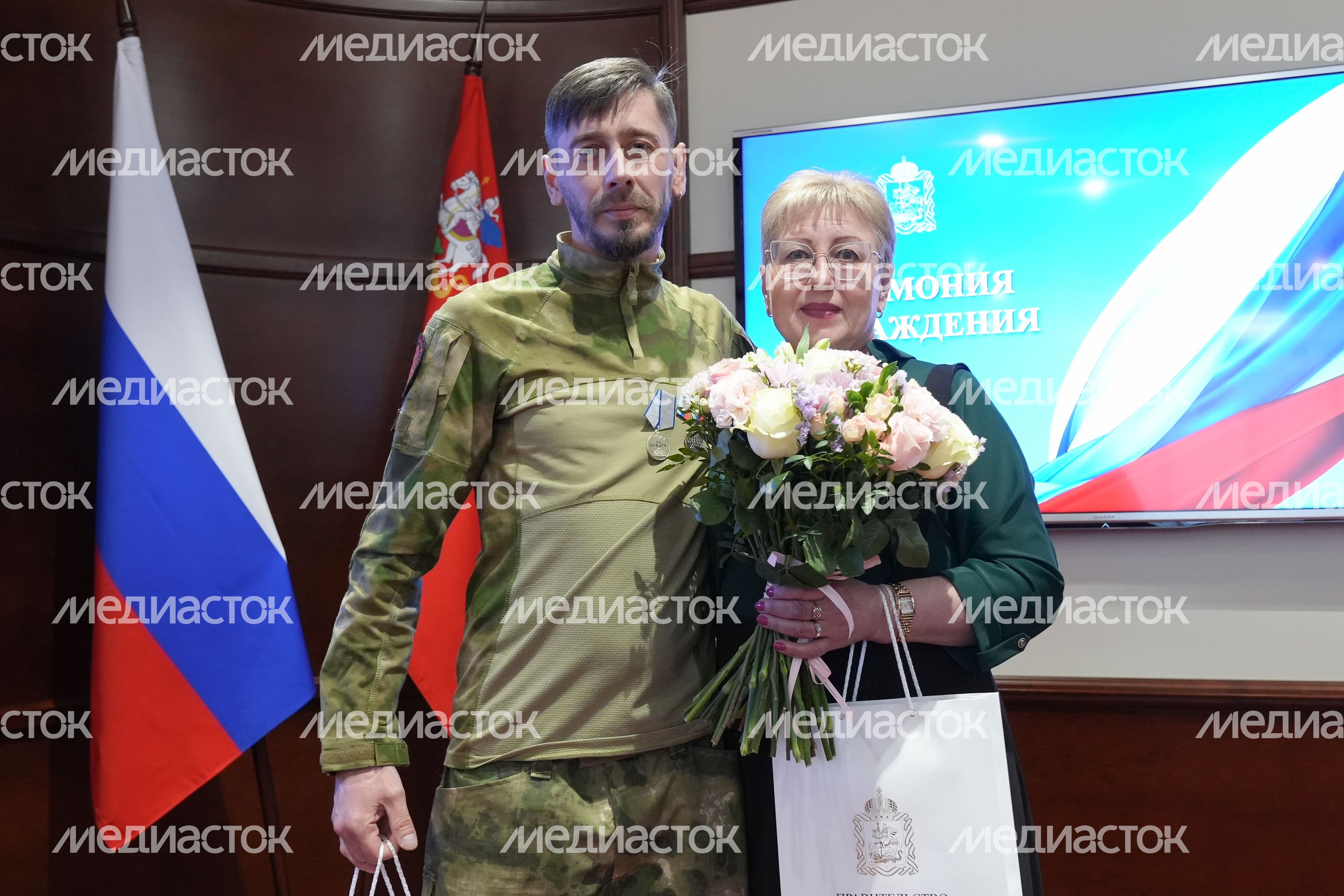 Добровольцам подразделения БАРС вручили государственные награды Добровольцам подразделения БАРС вручили государственные награды