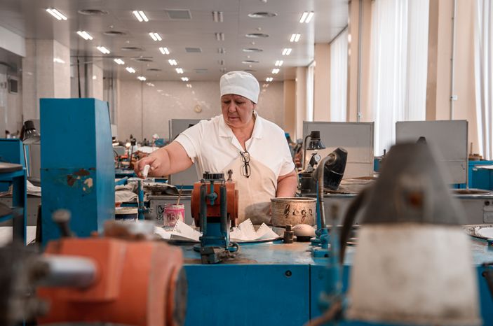 Рабочие моменты завода «Зенит»