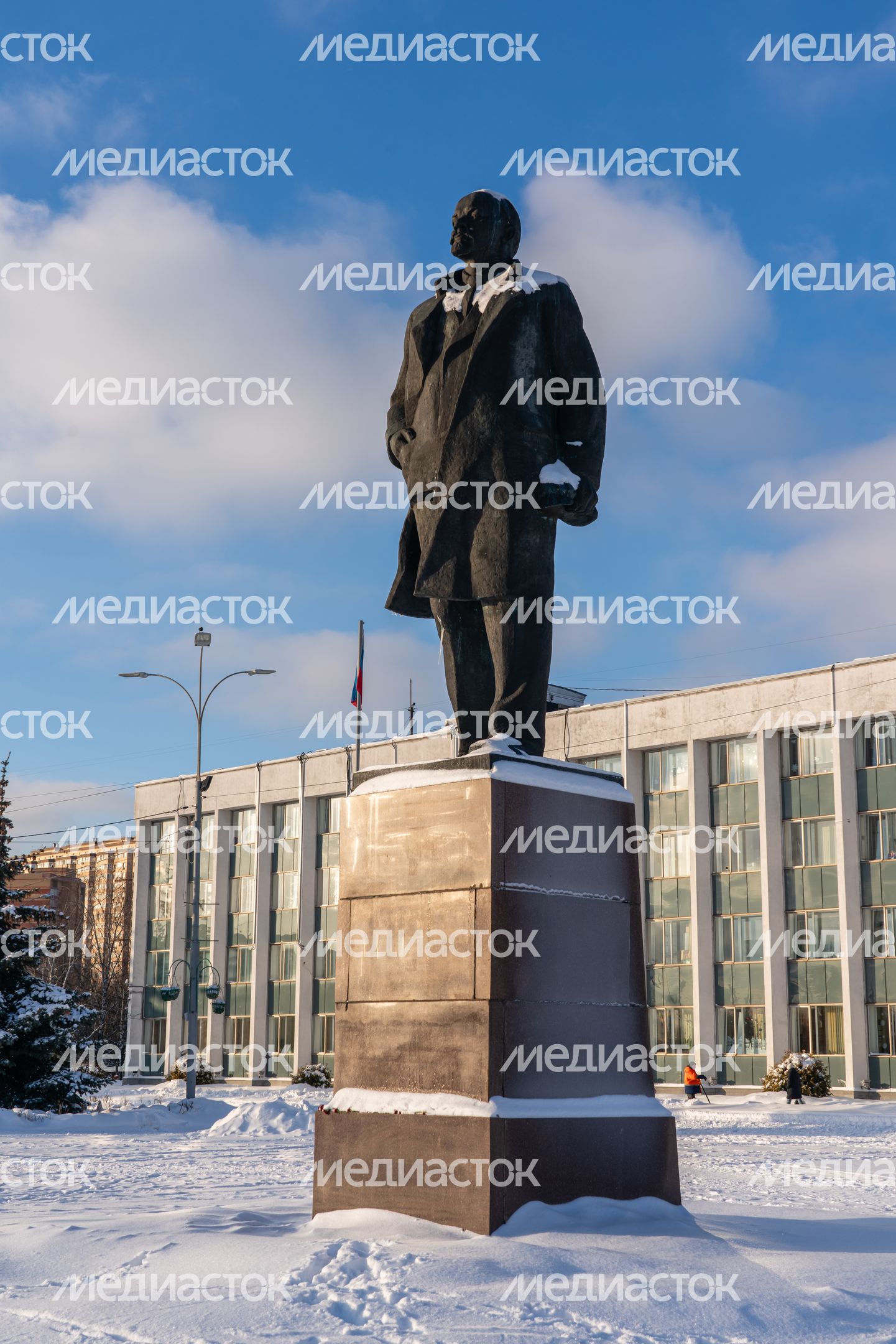 Памятник В.И. Ленину на центральной площади Одинцово