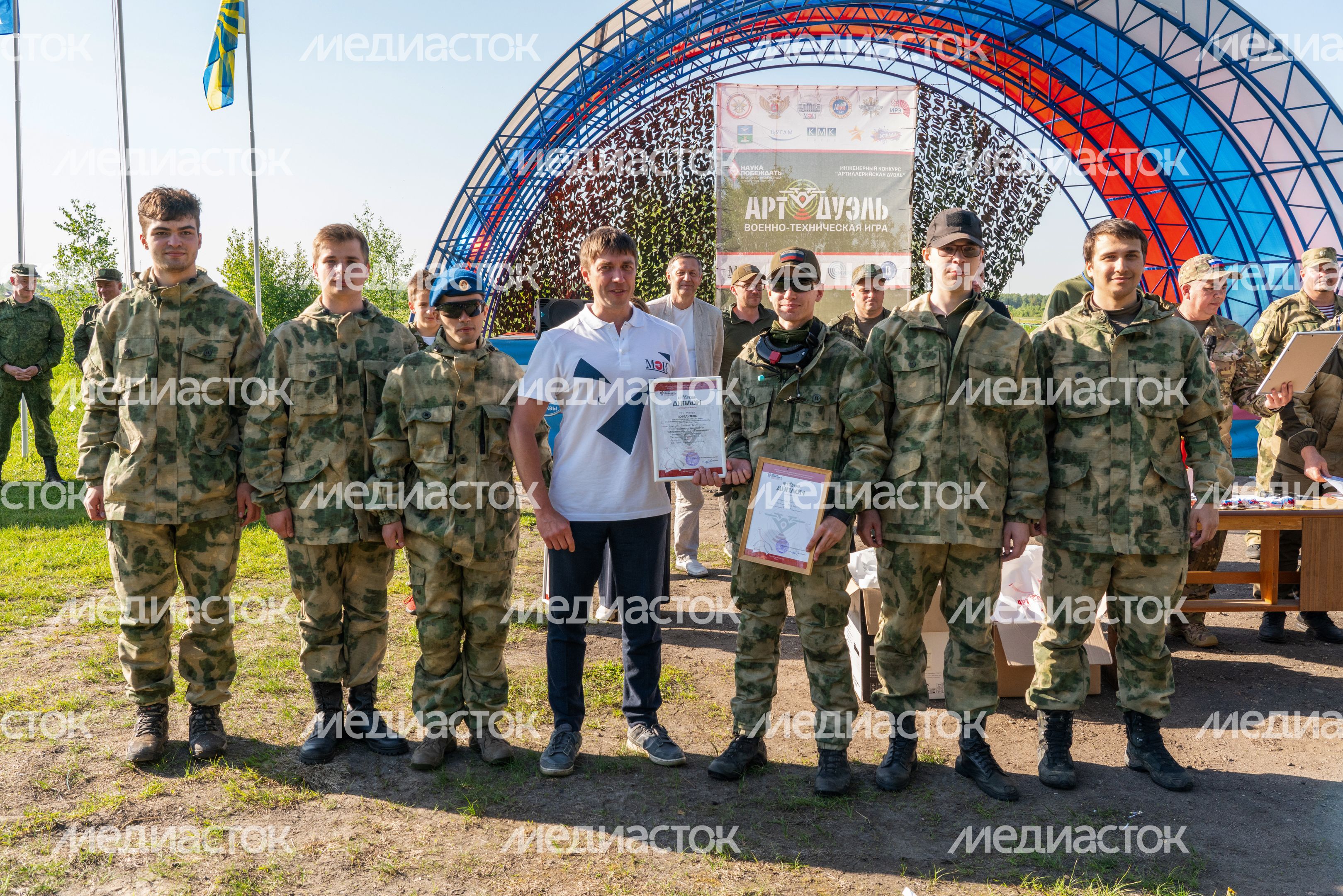 Военно-техническая игра "Арт-дуэль-2024" на аэродроме Волосово