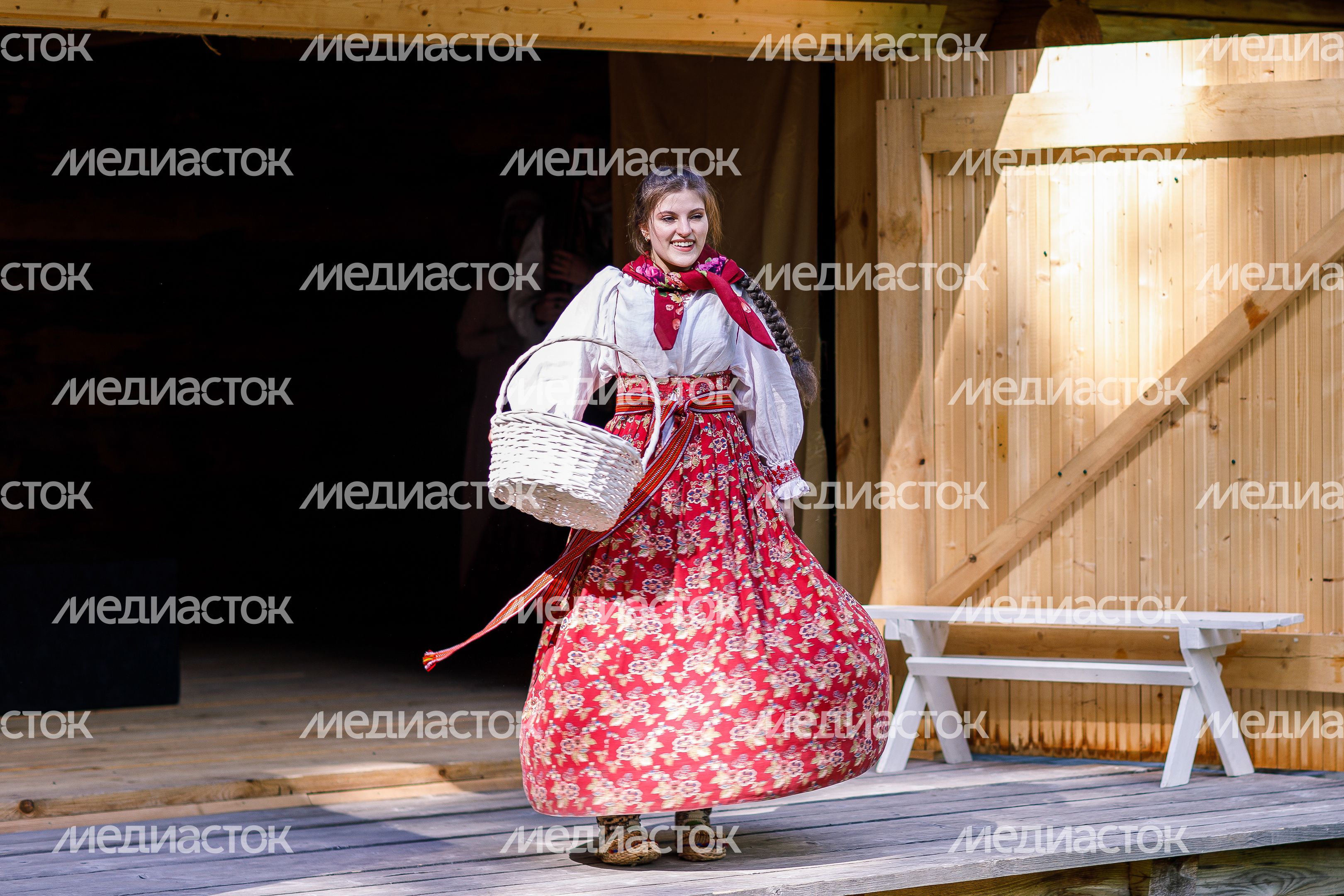 III Фестиваль науки и искусств "Менделеев" в усадьбе Боблово в Клину III Фестиваль науки и искусств "Менделеев" в усадьбе Боблово в Клину