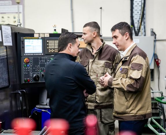 Андрей Воробьев оценил работу подмосковного оружейного завода