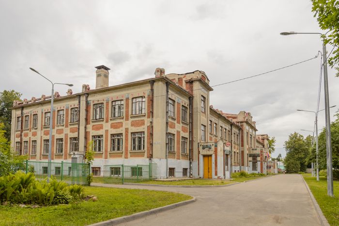 Здание начального училища