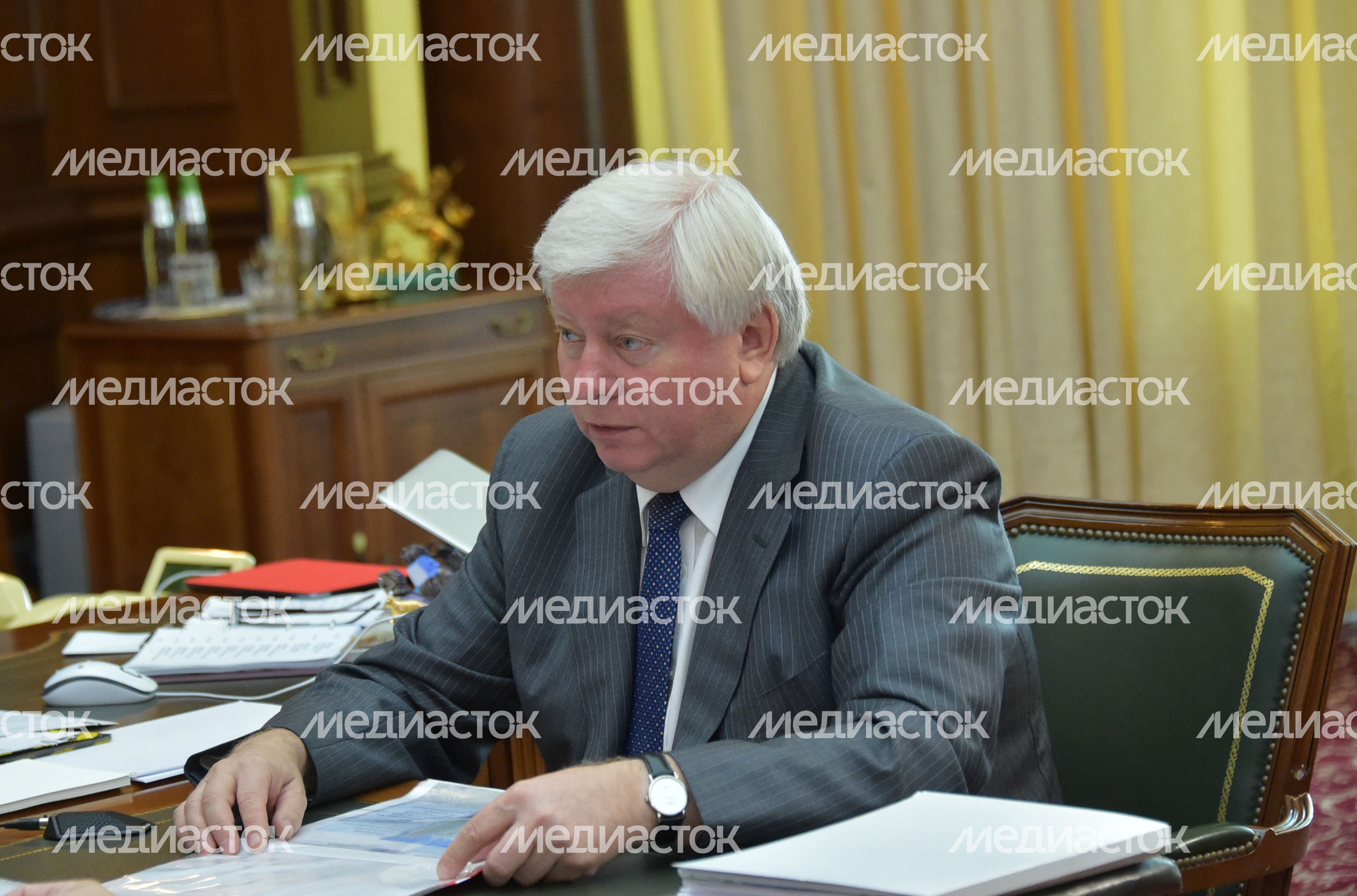 А. Воробьев встретился с главой Красногорского района А. Воробьев встретился с главой Красногорского района