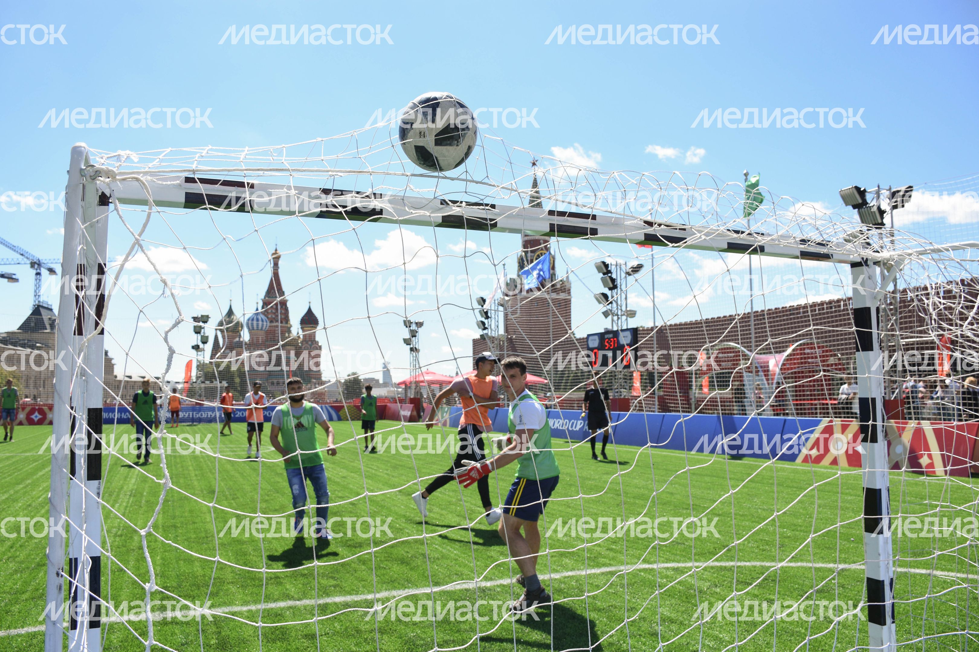 Футбольный парк на Красной площади в Москве