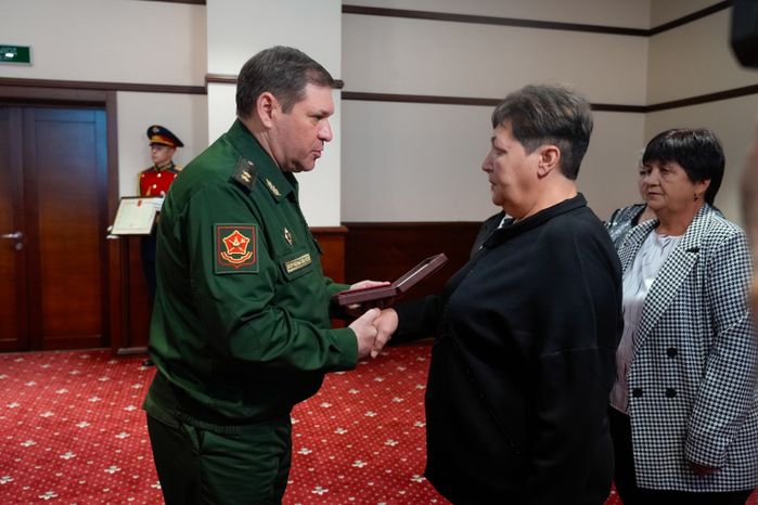 "Звезду Героя" передали семье погибшего на СВО бойца Алексея Стрижака