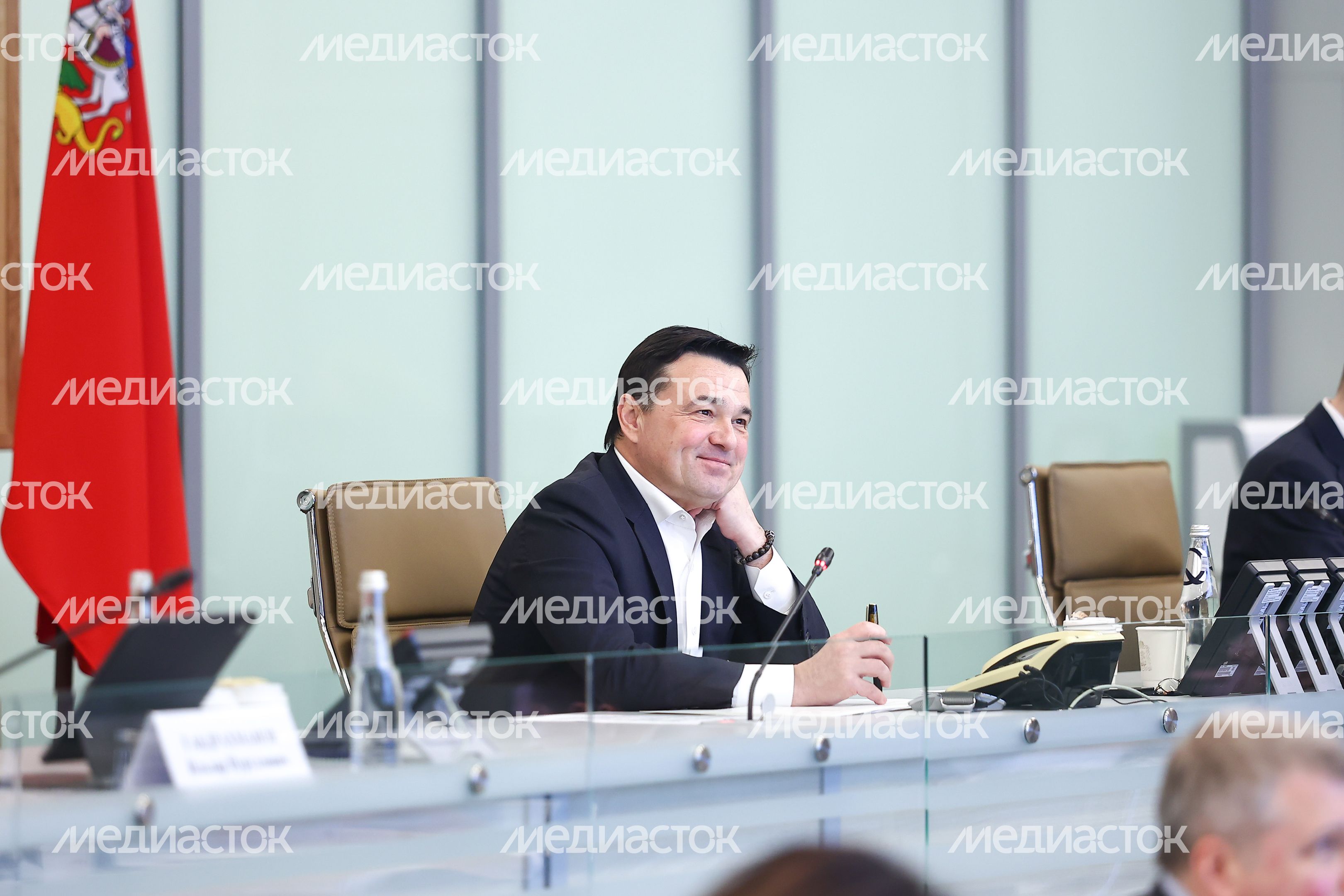 Совещание губернатора с руководящим составом правительства региона и главами округов
