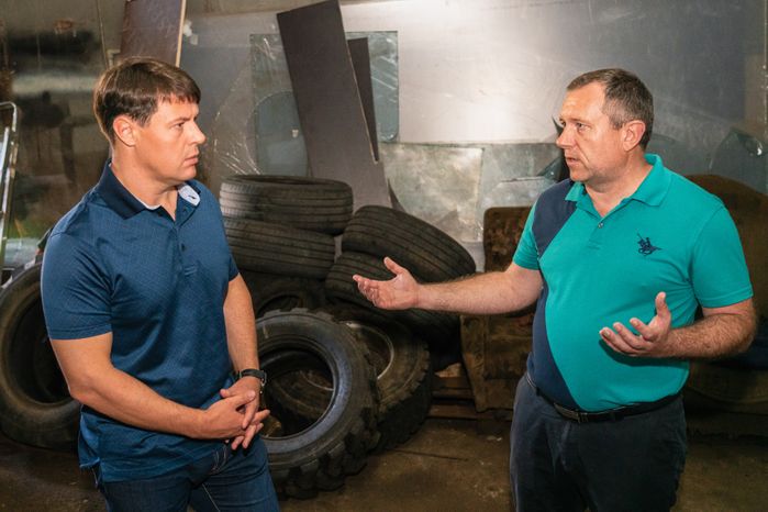 Владислав Мурашов проверяет подготовку коммунальной спецтехники к зимнему сезону