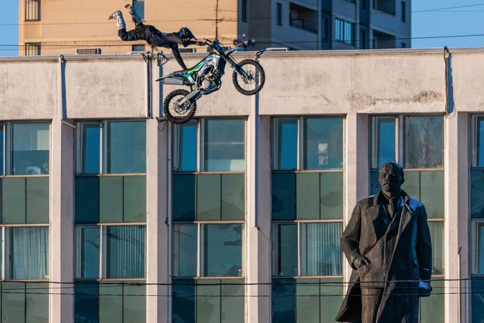 Зимний фристайл-мотокросс от команды FMX13 в Одинцово
