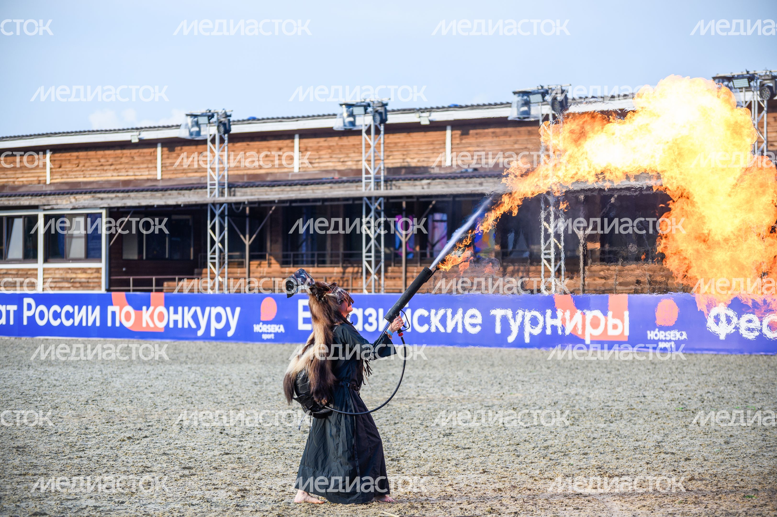 Конный фестиваль «Иваново поле» в Черноголовке Конный фестиваль «Иваново поле» в Черноголовке
