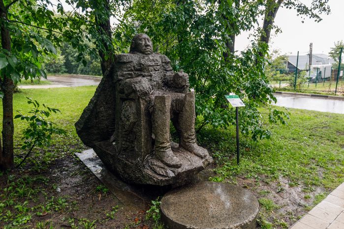 Скульптура в городском парке культуры и отдыха в Солнечногорске