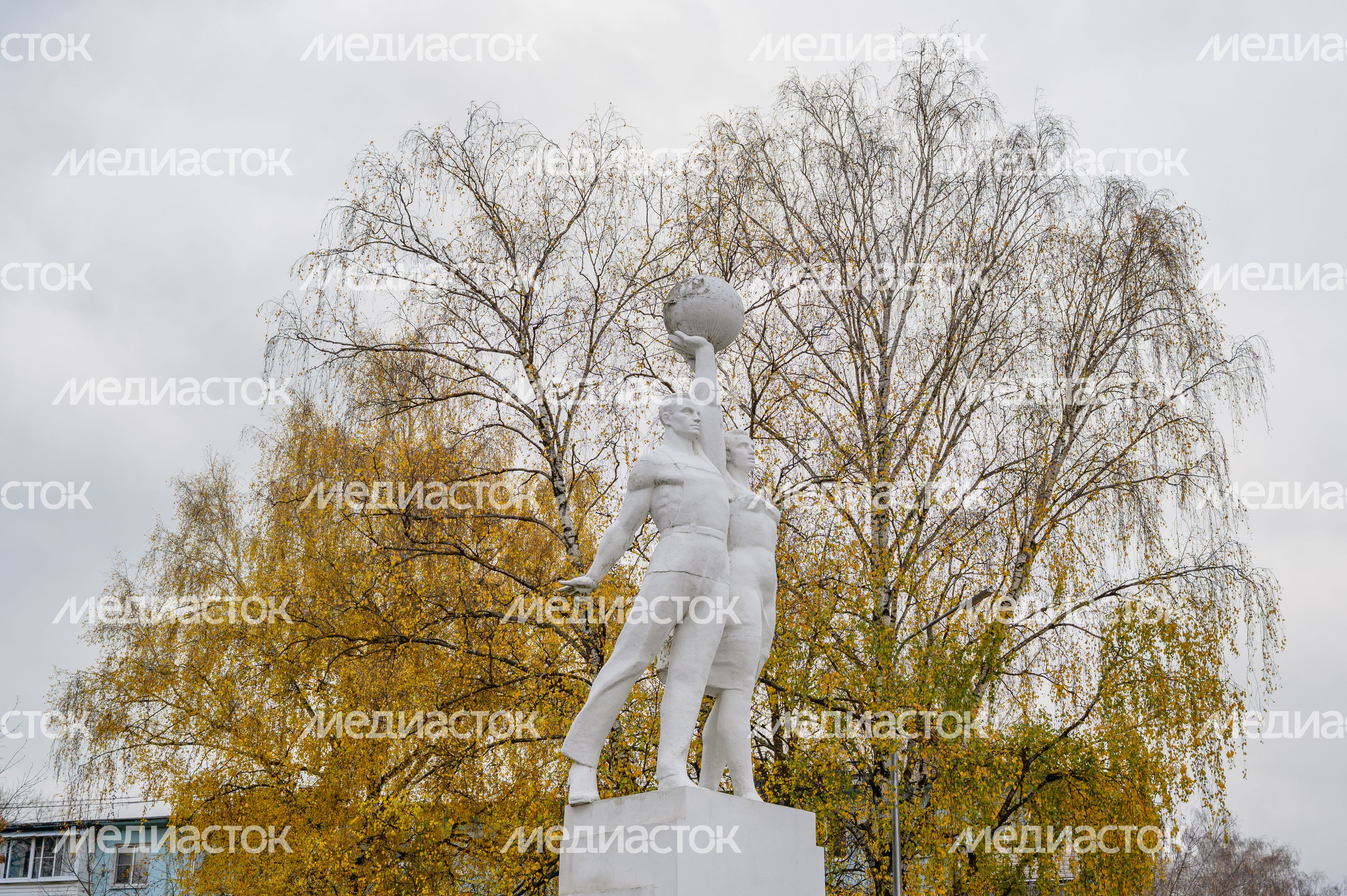 Памятник «Покорителям космоса» в Егорьевске Памятник «Покорителям космоса» в Егорьевске