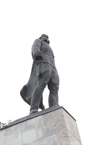 Памятник ночному тарану Талалихина