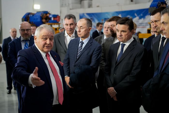 Андрей Воробьев посетил НИЦ "Курчатовский институт" ИФВЭ в Протвине