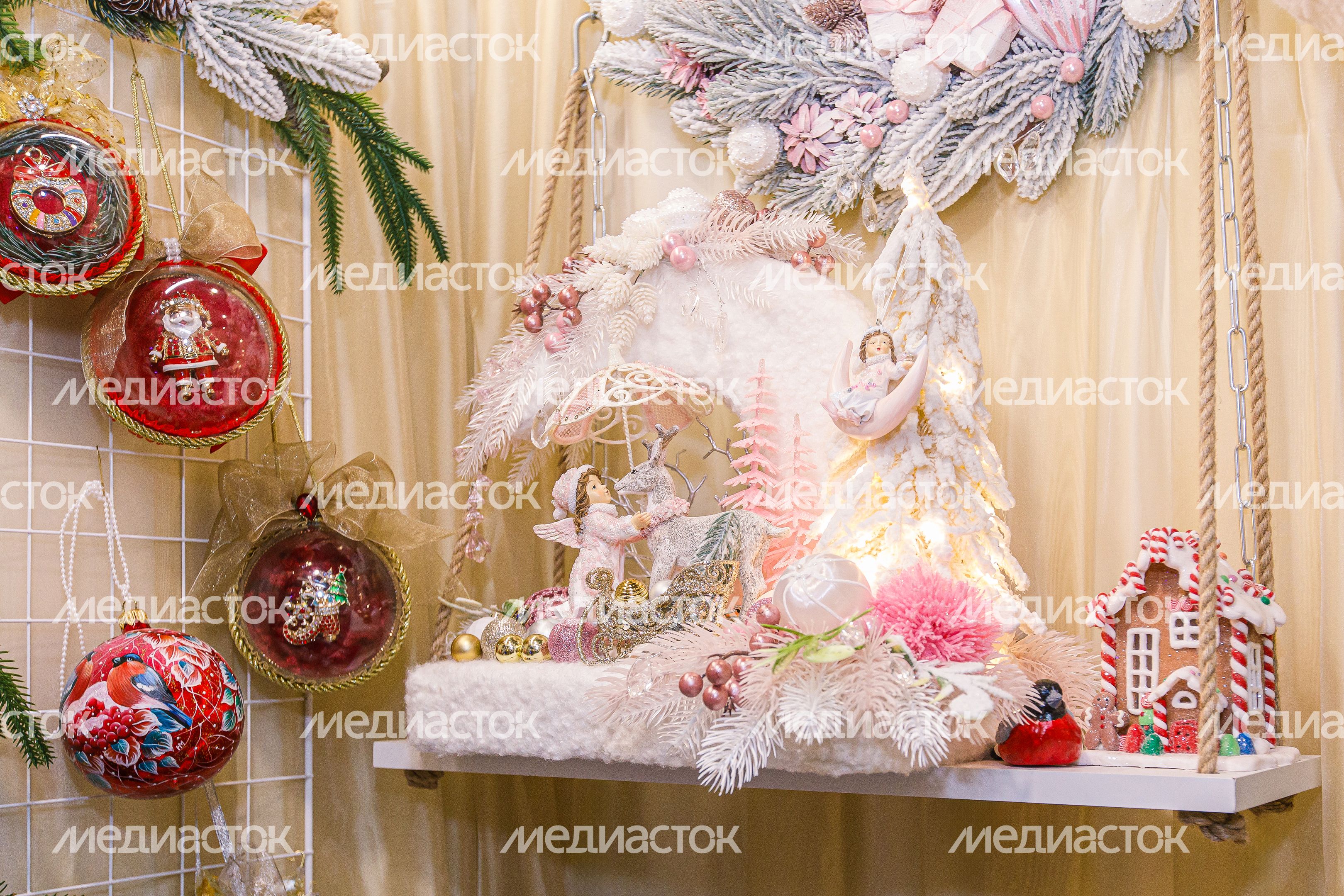 Предметы народных художественных промыслов на выставке «Ладья. Зимняя сказка 2024» Предметы народных художественных промыслов на выставке «Ладья. Зимняя сказка 2024»