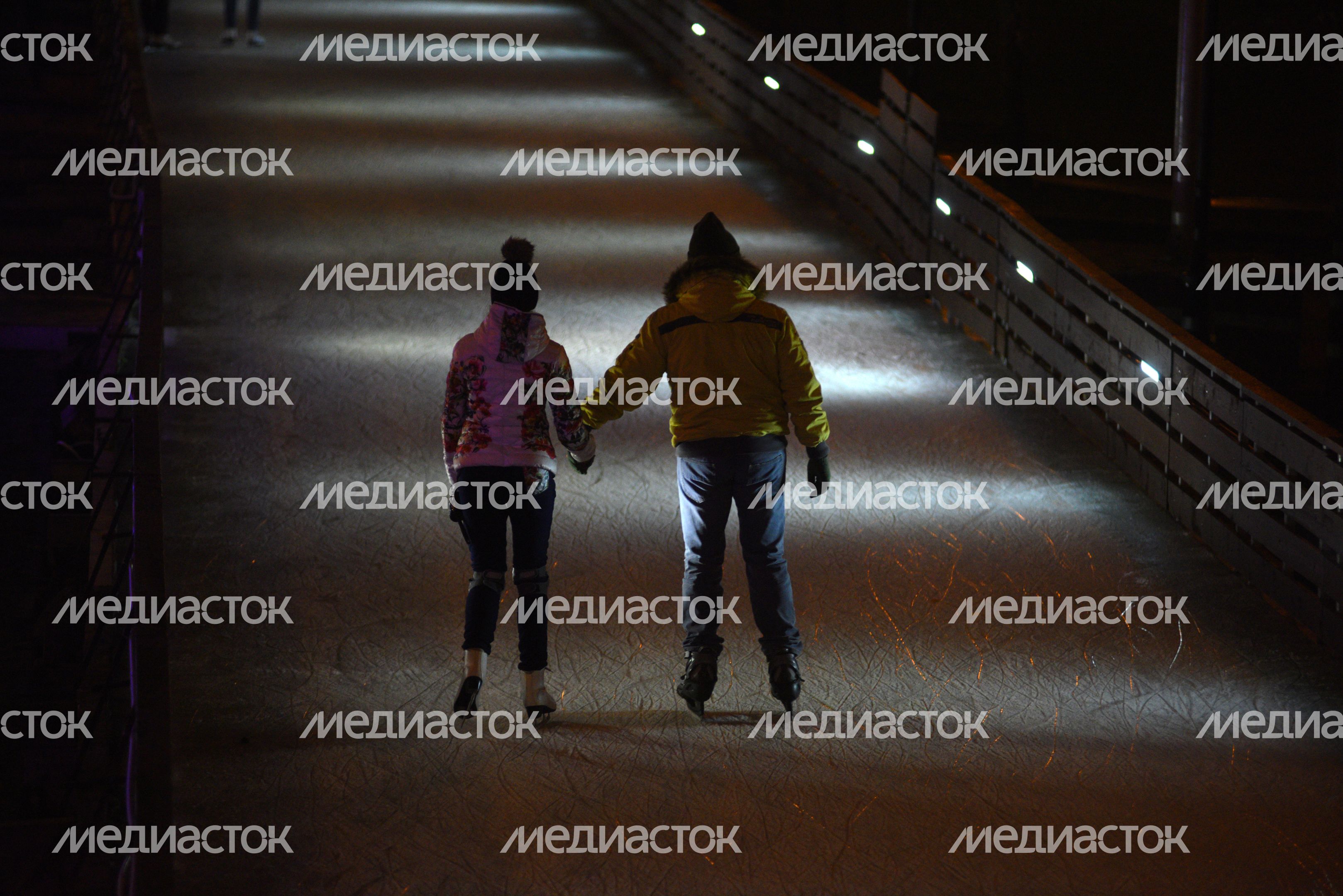 Открытие катка в парке Горького в Москве