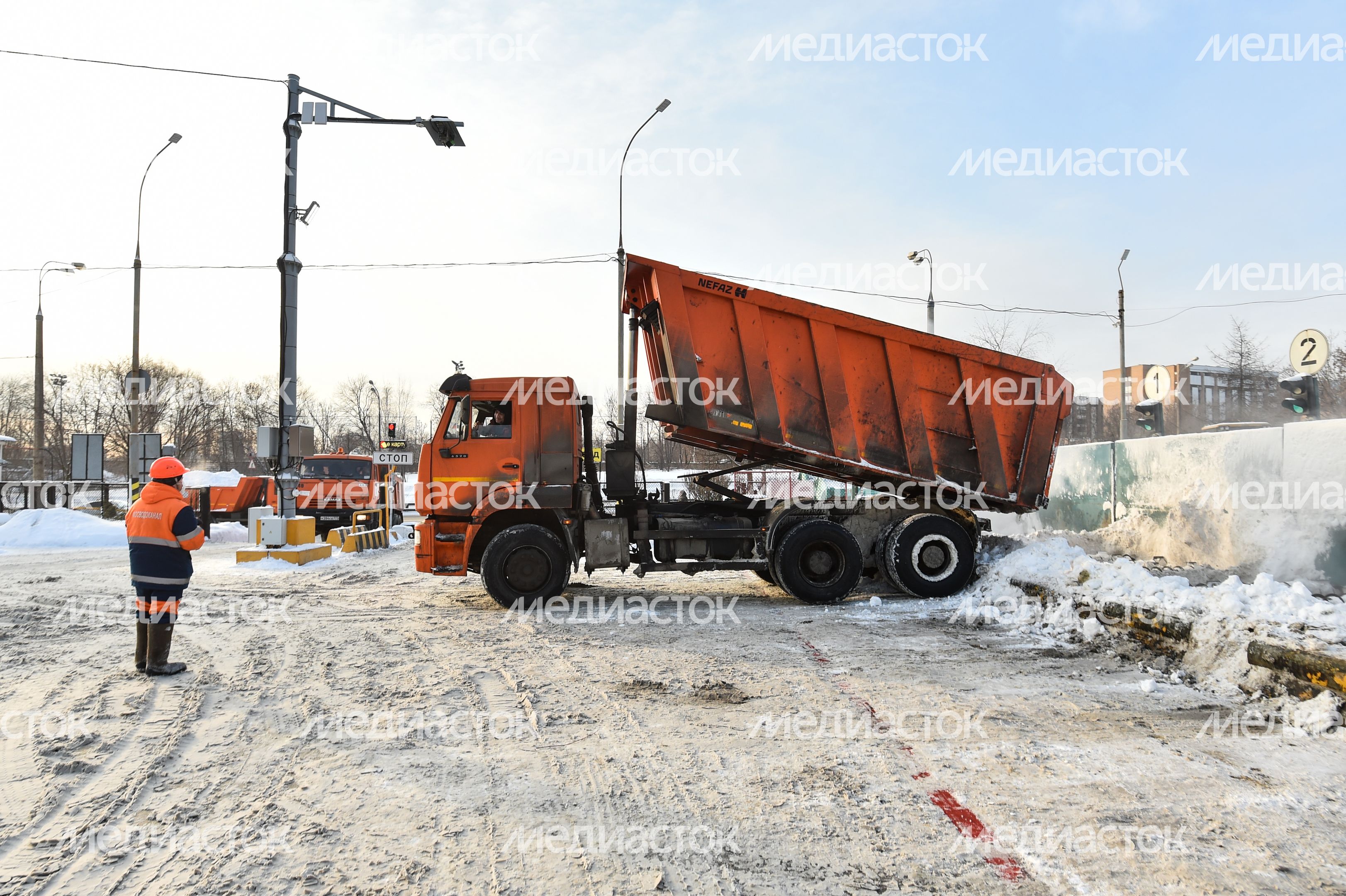 Утилизация снега на снегосплавном пункте «Черкизово»