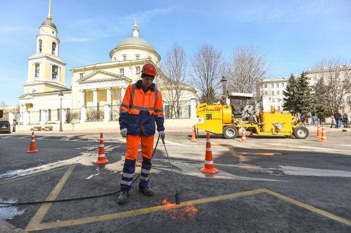 Нанесение дорожной разметки в Москве