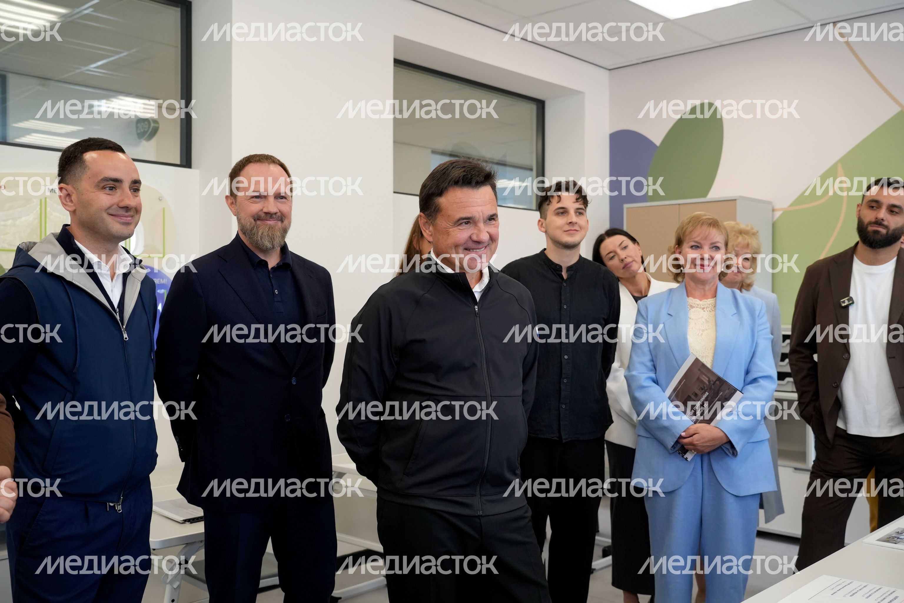 Андрей Воробьев проверил готовность одного из корпусов лицея им. Д.И. Менделеева на Бородинском проезде в Клину