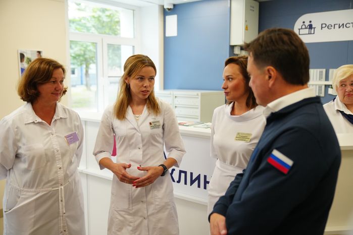 Андрей Воробьев посетил отремонтированную поликлинику в Дзержинском