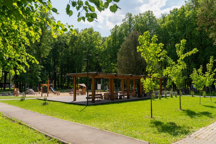 Центральный парк имени В.В. Воровского весной в Наро-Фоминске