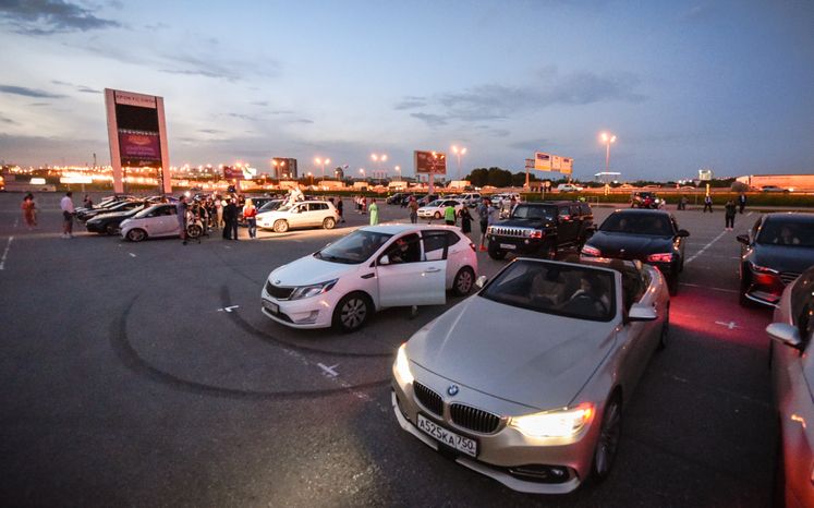 Открытие первого автокинотеатра под открытым небом в Московском регионе