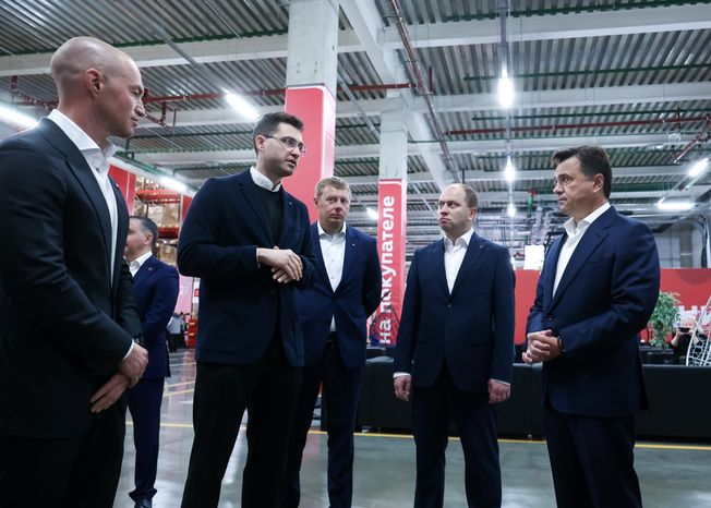 Андрей Воробьев принял участие в открытии распредцентра "Магнит" в Подольске