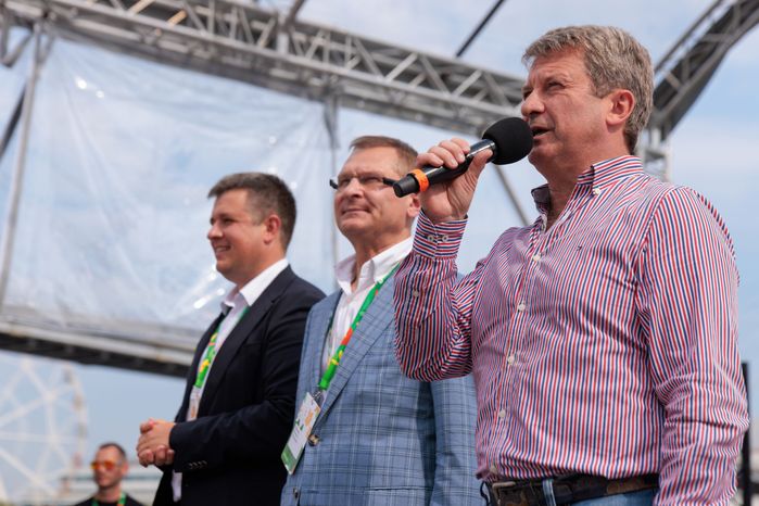 Депутат Мособлдумы Олег Рожнов на открытии Московского областного форума «100% креатив» в Красногорске