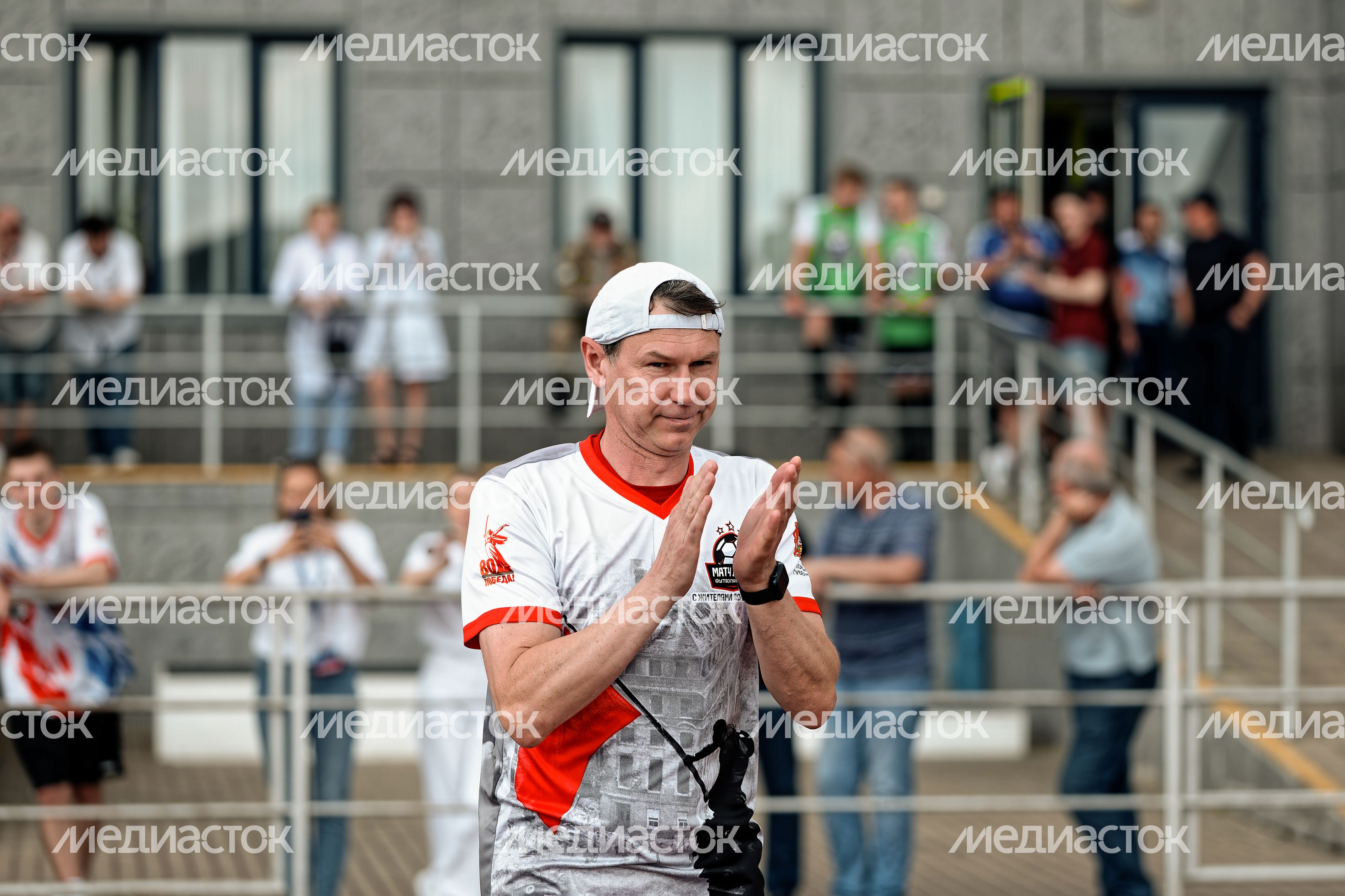 Легенда отечественного футбола Егор Титов в матче со сборной Подольска проекта «Выходи во двор»